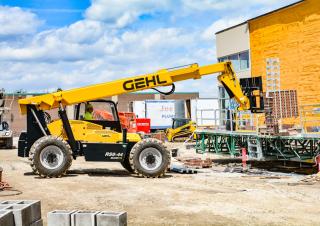 Телескопічні навантажувачі Gehl RS8-44