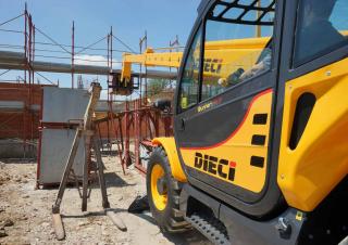 Телескопічні навантажувачі Dieci Runner 40.13