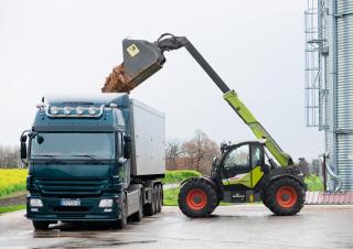 Телескопічні навантажувачі Claas Scorpion 742