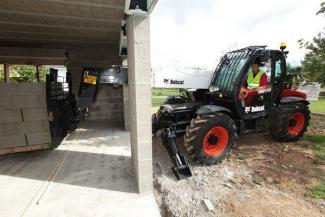 Телескопічні навантажувачі Bobcat T40180 IIIB