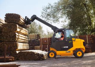 Телескопічні навантажувачі JCB TLT30D 