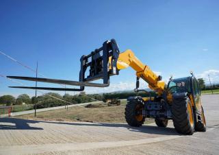 Телескопічні навантажувачі Dieci Zeus 33.11