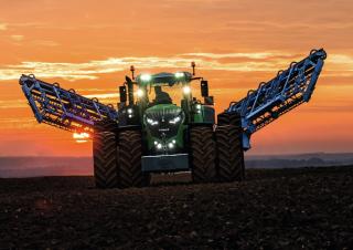Трактори 4WD Fendt 1046 Vario PowerPlus