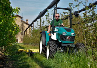 Трактори 4WD Arbos 3040