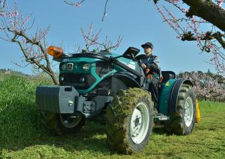 Трактори 4WD Arbos 4090 Q
