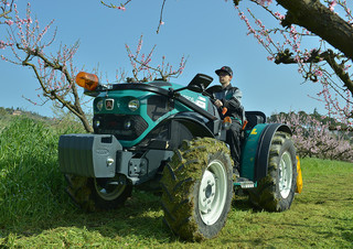 Трактори 4WD Arbos 4110 Q