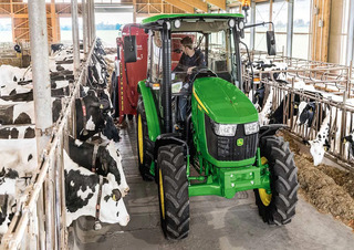 Трактори 4WD John Deere 5075E