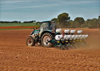 Трактори 4WD Arbos 5115