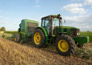 Трактори 4WD John Deere 6105J
