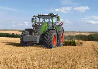 Трактори 4WD Fendt 832 Vario Power+ 