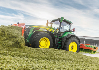 Трактори 4WD John Deere 8R 440  