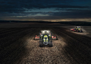 Трактори 4WD Claas Axion 830 Cmatic