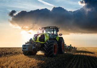 Трактори 4WD Claas Axion 870 Cmatic