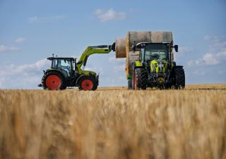 Трактори 4WD Claas Axos 3.120 Comfort