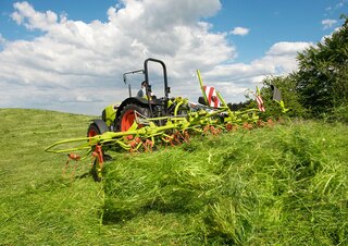Трактори 4WD Claas Elios 210 Advanced 
