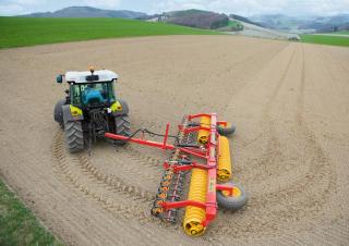 Трактори 4WD Claas Elios 210 Classic 