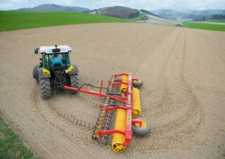 Трактори 4WD Claas Elios 210 Classic 
