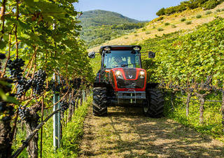 Трактори 4WD Valtra F95S