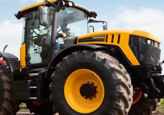 Трактори 4WD JCB Fastrac 4220
