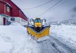Трактори 4WD JCB Fastrac 8330