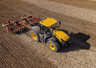 Трактори 4WD JCB Fastrac 8330