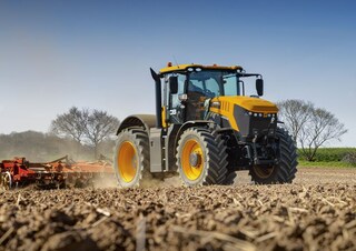 Трактори 4WD JCB Fastrac 8330