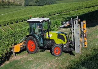 Трактори 4WD Claas Nexos 230 VL