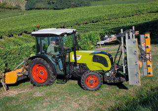 Трактори 4WD Claas Nexos 240 VL