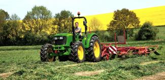 Трактори з заднім приводом John Deere 5055E