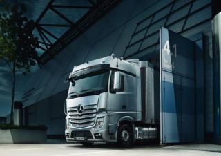 Вантажівки Тягачі Mercedes-Benz Actros 3340 LS 6x4