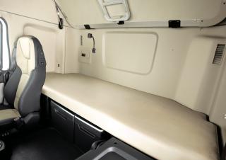 Вантажівки Тягачі Hyundai Commercial Vehicles P520.64 D6CA41