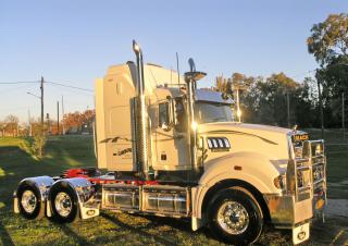 Вантажівки Тягачі Mack SuperLiner RWS712L CA494 ETAZ673A 4x2