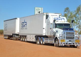 Вантажівки Тягачі Mack SuperLiner RWS712L CA494 ETAZ673A 4x2