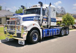 Вантажівки Тягачі Mack SuperLiner RWS712L CA494 ETAZ673A 4x2