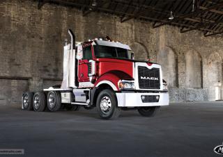 Вантажівки Тягачі Mack TITAN 64