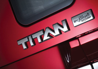 Вантажівки Тягачі Mack TITAN Day Cab ISX 550 8x6