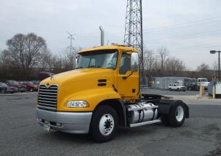 Вантажівки Тягачі Mack VISION CA65 Conventional CXN602 AC-460P ASET 4x2