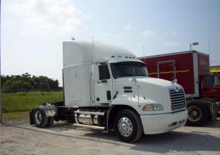 Вантажівки Тягачі Mack VISION CA65 Conventional CXN602 AC-460P ASET 4x2