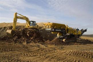 Установки для переробки щебеню Komatsu BR580JG-1
