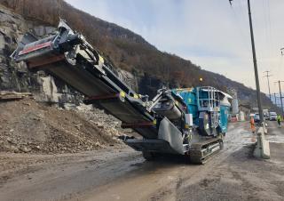 Установки для переробки щебеню Powerscreen Trakpactor 290SR
