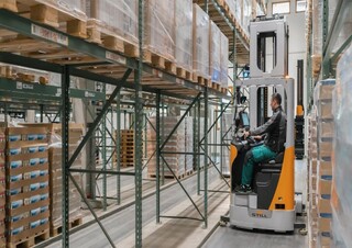 візки з поворотним підйомним пристроєм Still NXV 1.5