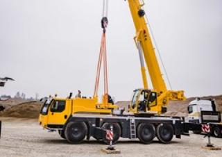 всюдихідні крани Liebherr LTM 1090-4.2 