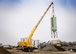 всюдихідні крани Liebherr LTM 1090-4.2 