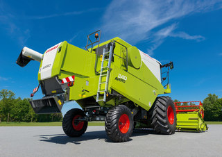 Зерновий комбайн Claas Avero 160