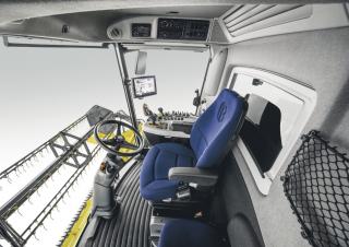 Зерновий комбайн New Holland CX6.80