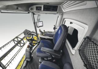 Зерновий комбайн New Holland CX6.80