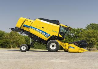 Зерновий комбайн New Holland TC 5.80 SCR