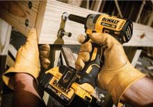 Акумуляторні ударні гайковерти та гайковерти DEWALT DCF890