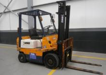 Автонавантажувач дизельний Yang FD 15 Mark 3