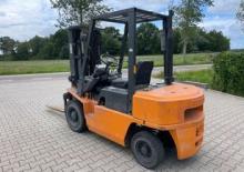 Автонавантажувач дизельний Nissan FJ 01 A 10 U